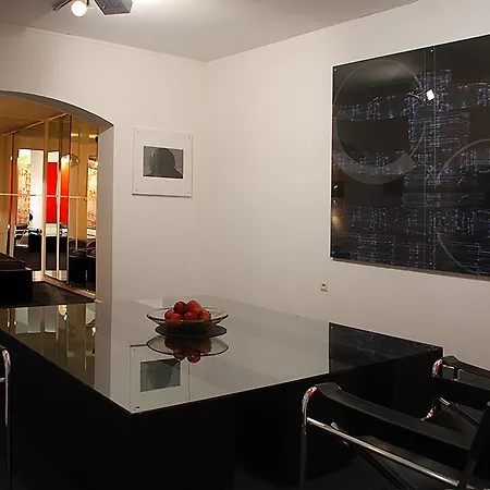 Artist Schwabing * Munich