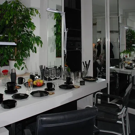 Artist Schwabing * Munich