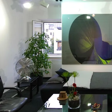 Artist Schwabing Apartment Munich